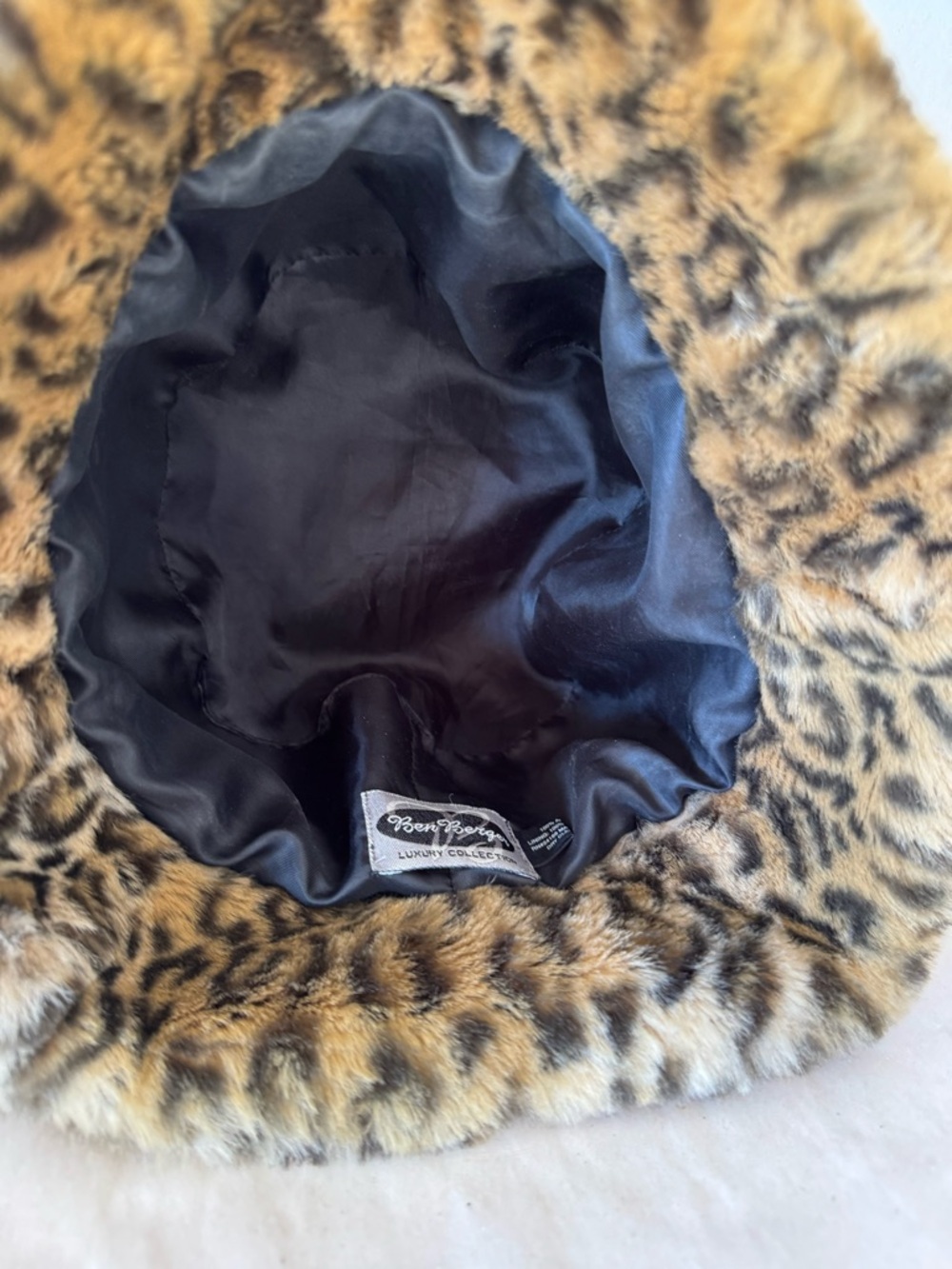 Ben Berger Luxury Collection Oversized Faux Fur Leopard Bucket Hat 90s Y2K - Picture 4 of 6